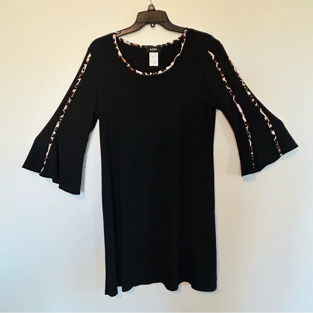 MSK Women’s Cocktail Dress Sz Medium Flutter sleeve Mid sleeve. Nice quality